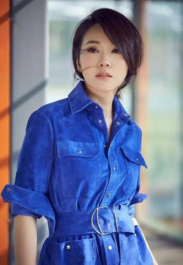 原创前夫净身出户52岁闫妮至今单身三段恋爱始终无果