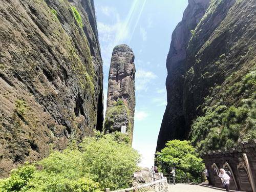 原创衢州乃至浙江的一张名片三座巨峰一字排开气势凌人是5a景区