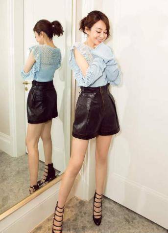 49岁闫妮瘦成佟丽娅,体重不到100斤,坦言:减肥方法真的很简单