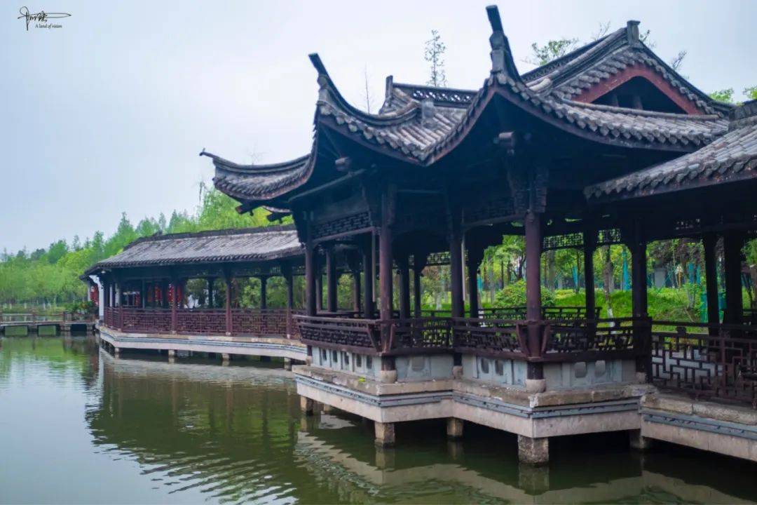 杭州湘湖也有庭院深深置身108米长的水榭古韵悠悠还可观鱼