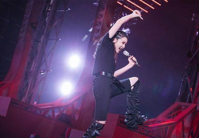 黄小蕾和老公常年异地分居!一年只在家15天,被8岁女儿叫阿姨