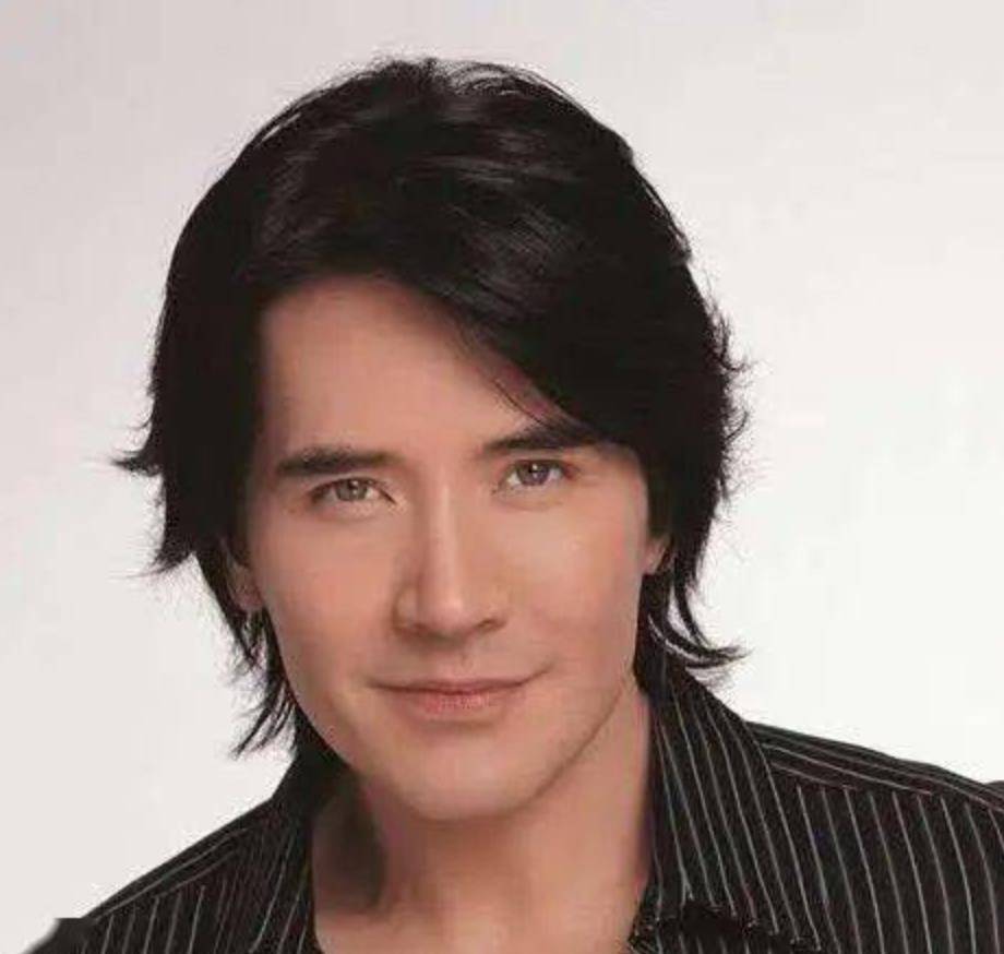 从一夜爆红到销声匿迹那个在舞台跳迪斯科的费翔怎样了