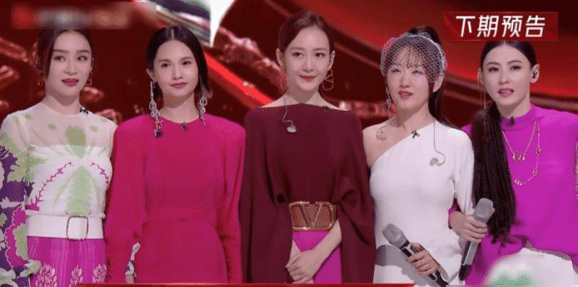 在预告中我们可以看到那英组的姐姐在综合实力上来说更