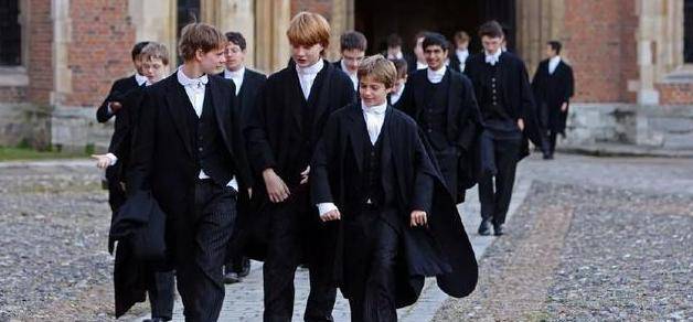 中国校服真的全球最丑么和英国一比差距太大但更适合学生