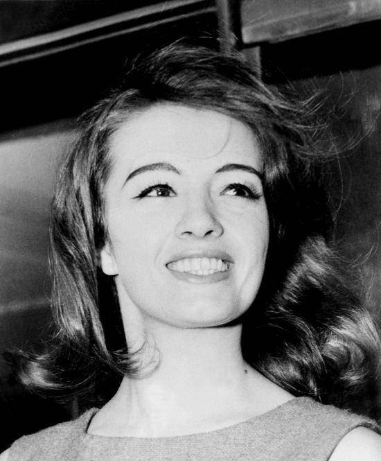 安娜·查普曼安娜是一个高智商的女人,她是经济硕士学位,而且还拥有一