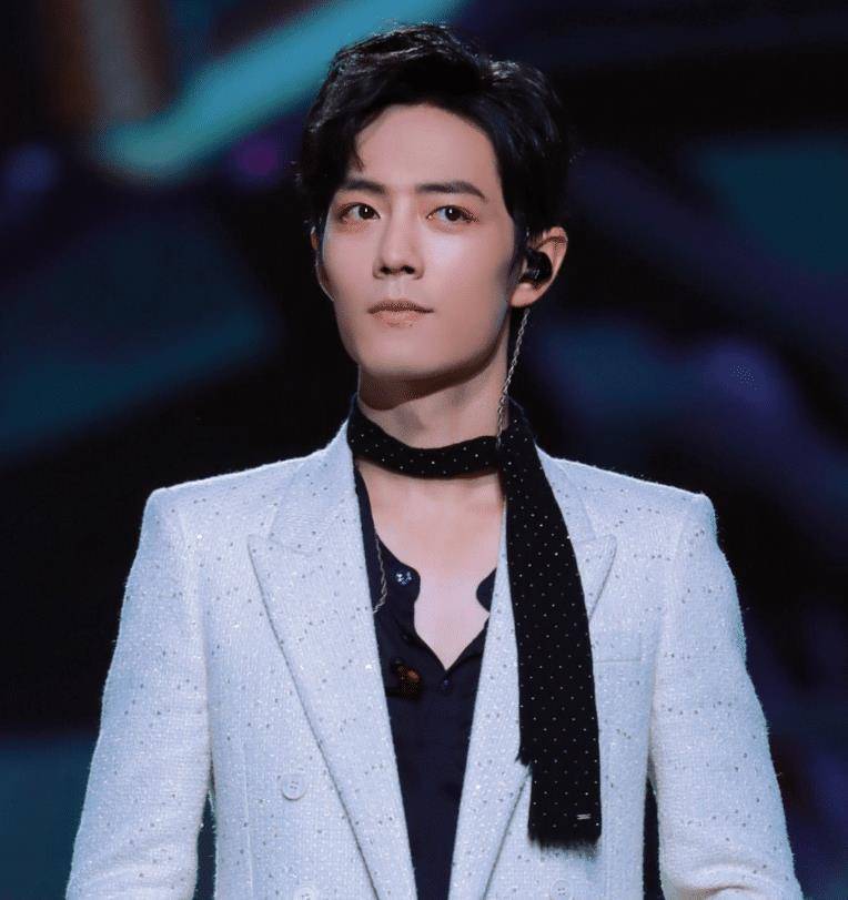 并且在今年本以为等不到肖战的影视剧时,他作为男二合作李沁,王大陆的