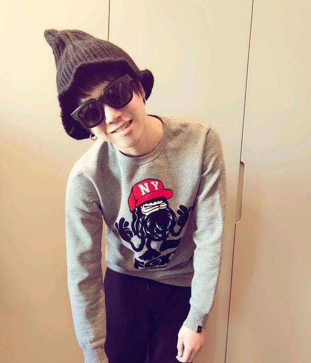 华晨宇30周岁生日,连续七年发相似文案,"祝你生日快乐"