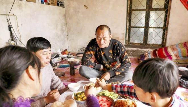 7年前辽宁农民捡140斤太岁一夜暴富现在过得怎么样了