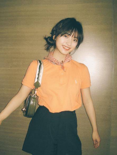 "国民初恋"叫沈月,爆瘦后身材大变样,终于拥有筷子腿_照片_黑色_年龄