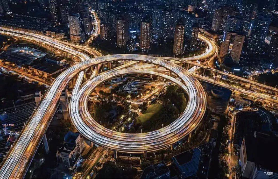 向西12km上海虹桥枢纽站,直线距离中环高架约1