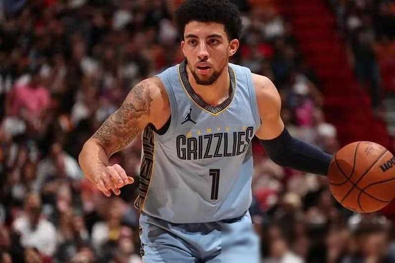 詹眉分 胜灰熊!小里弗斯防守太差,在场输分,水拉完美替补