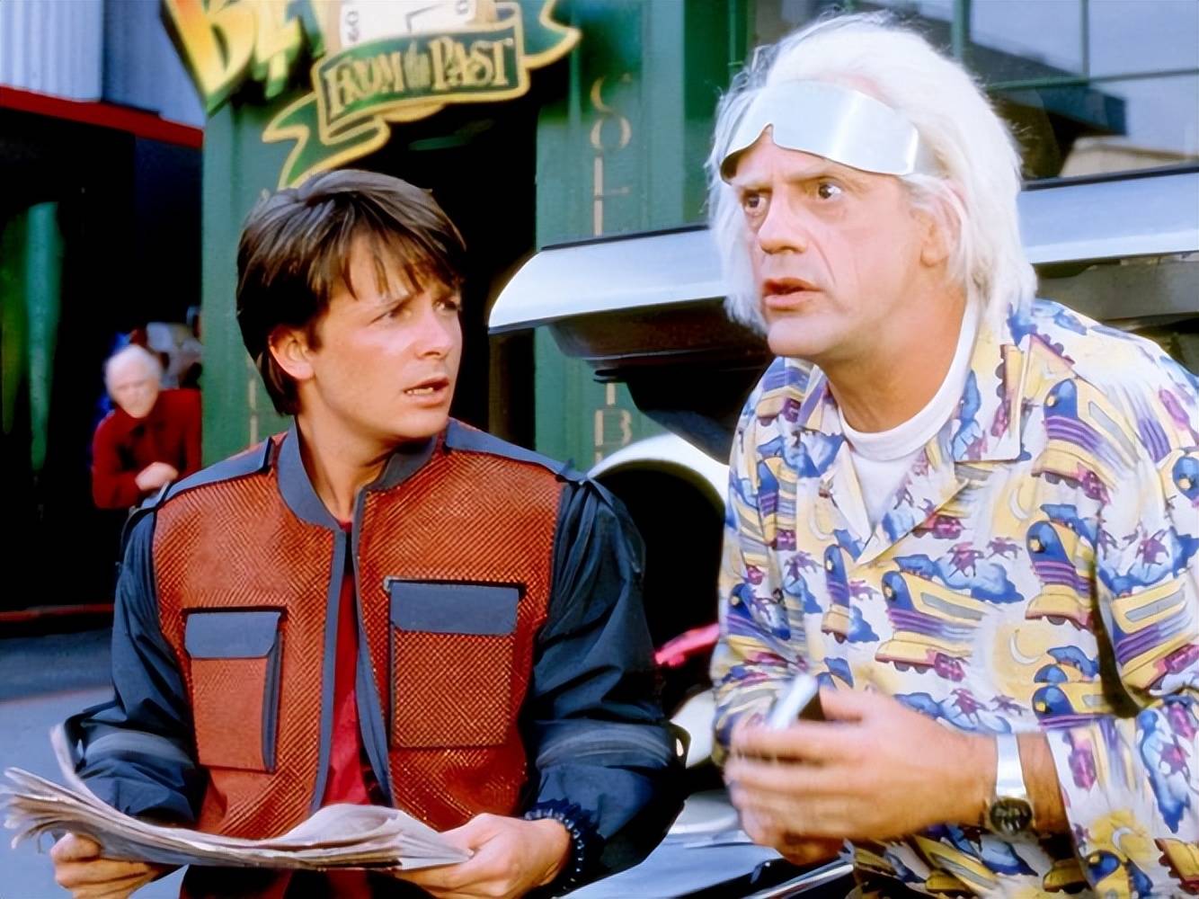 《回到未来》:一部穿越时空的科幻喜剧经典之作.
