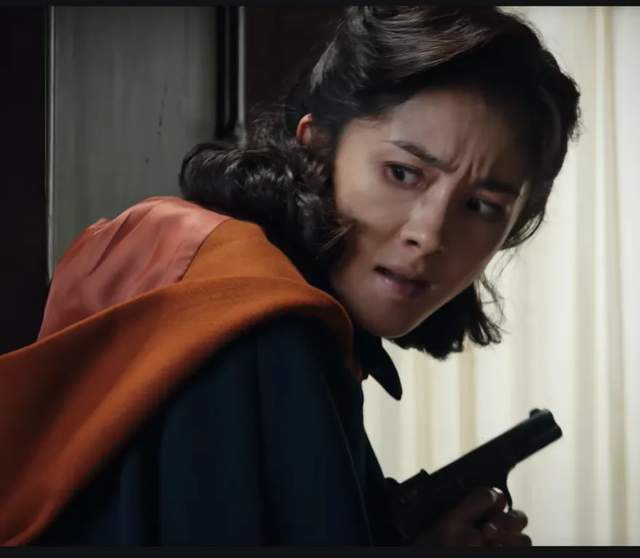 原创            杨幂新剧开播遭差评！演技用力过猛五官乱飞，被吐槽不如王鸥