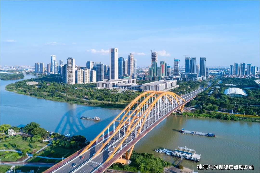 新dna广场,世博广场,兆阳广场以及佛山封面商业综合体王府井紫薇港