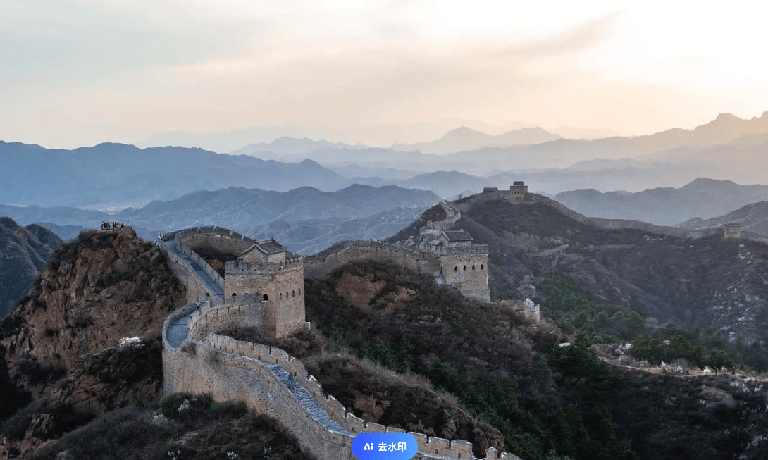 恭王府的前身是明朝的承天门,后来被清朝皇帝赐予胤禛作为府邸.