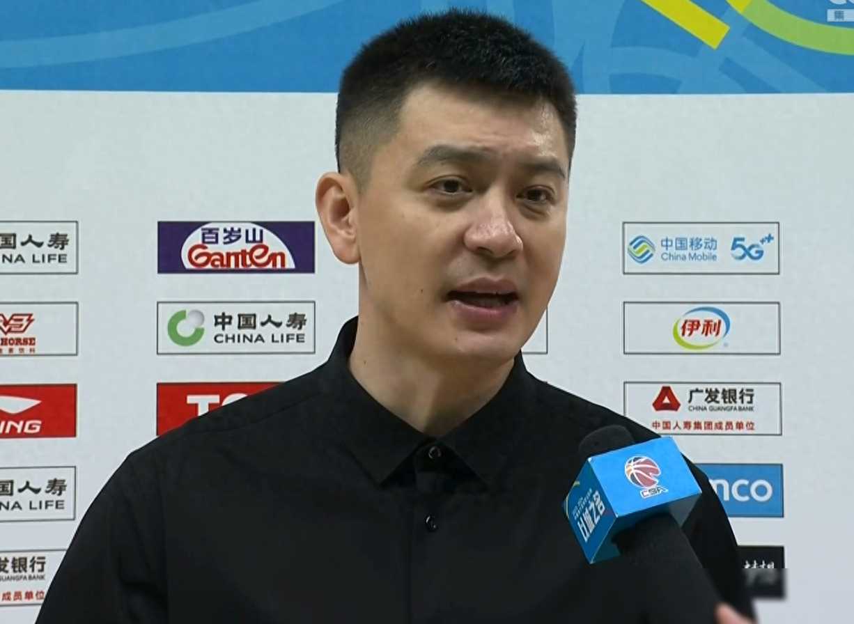 广东憾失分,杜锋面色凝重;辽宁大胜分,争冠形势再生变数