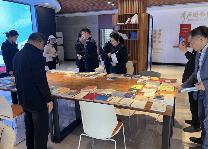 九台区新时代文明实践中心"城市书房"办起群众身边的"文化集市"