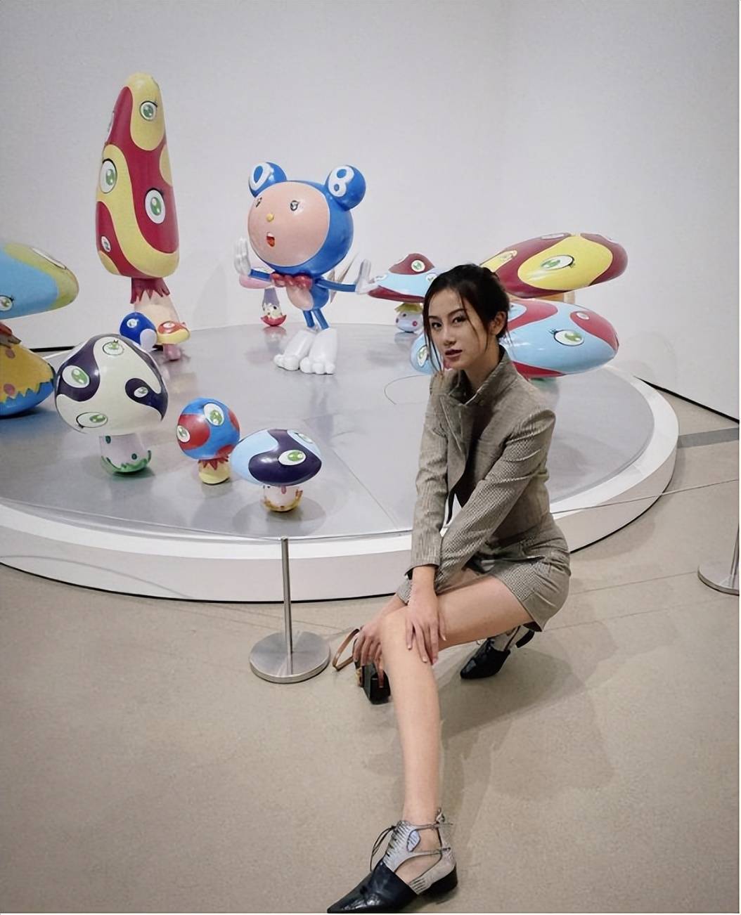 cba双料王孙悦现状:担任新职位 前妻陈露活成白富美 欲回国发展