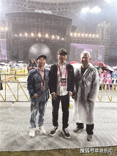 西湖大爷与周杰伦梦幻合唱《稻香》《东风破》，果然有两下子，又火了！
