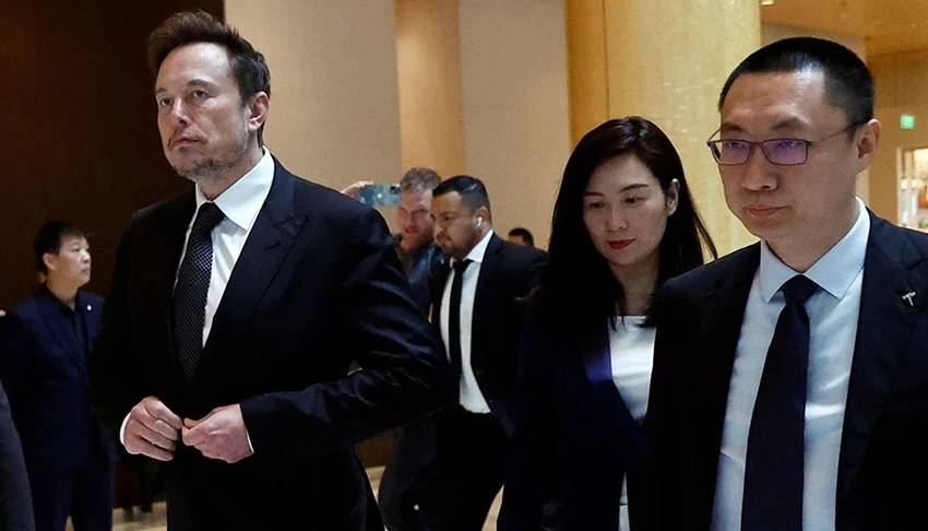 特斯拉的二号人物,马斯克亲送他4亿股票,每天三四点还在回信息_朱晓彤