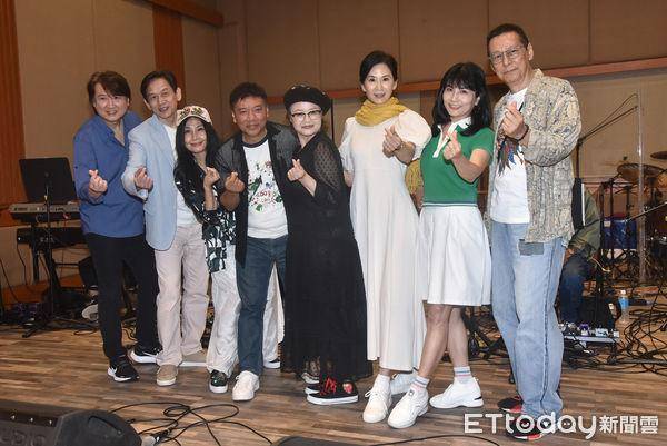 辛龙神隐4年近况曝光 玉女歌手叶欢揭「群组内容」