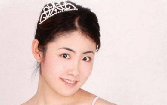 却拒绝陪酒而遭封杀,如今下乡当老师_曹佳睿_明星_时候