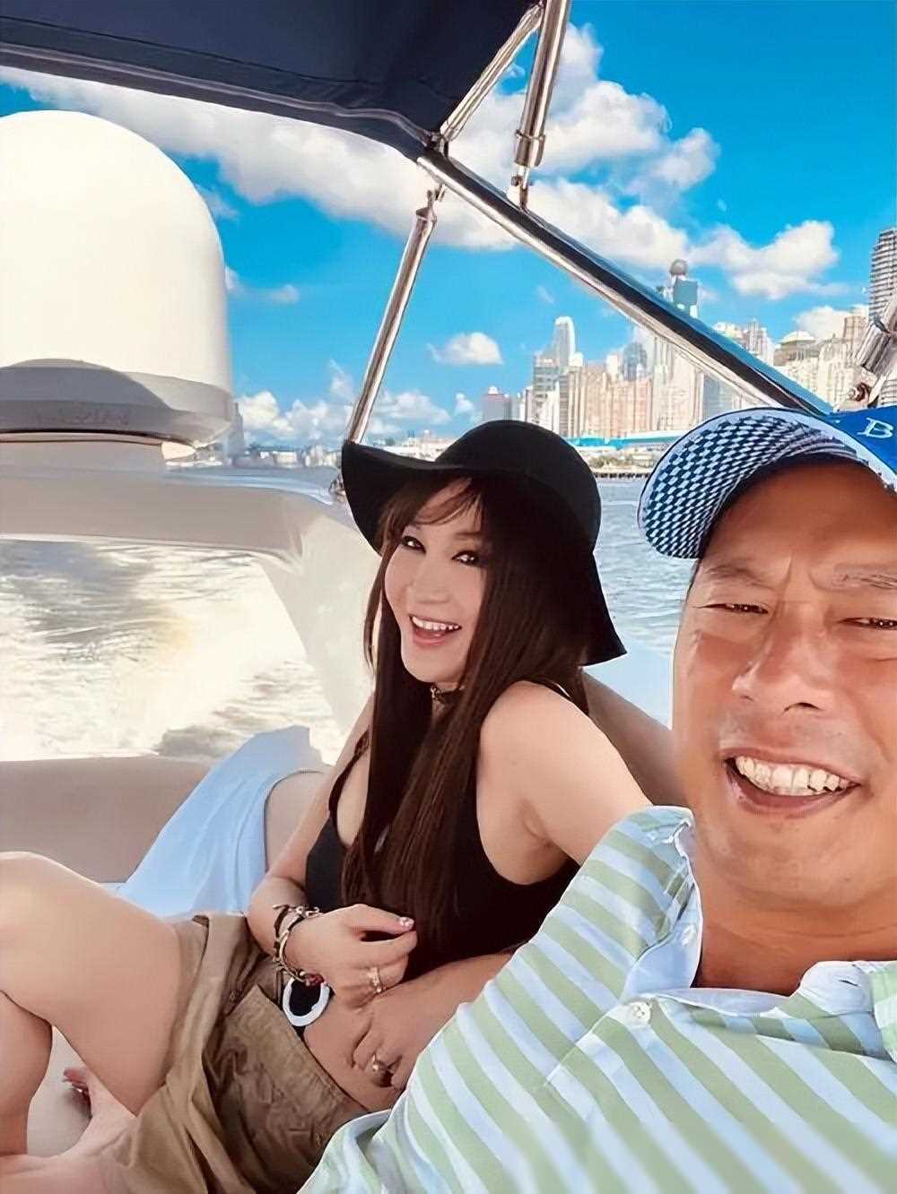 年宠爱依旧动人,岁温碧霞风采依旧,何祖光似流浪汉