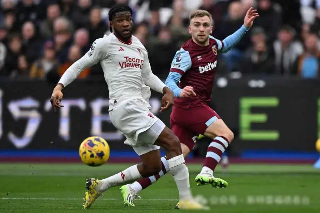 从莱乌利到老特拉福德:坎布瓦拉足球之旅的足迹