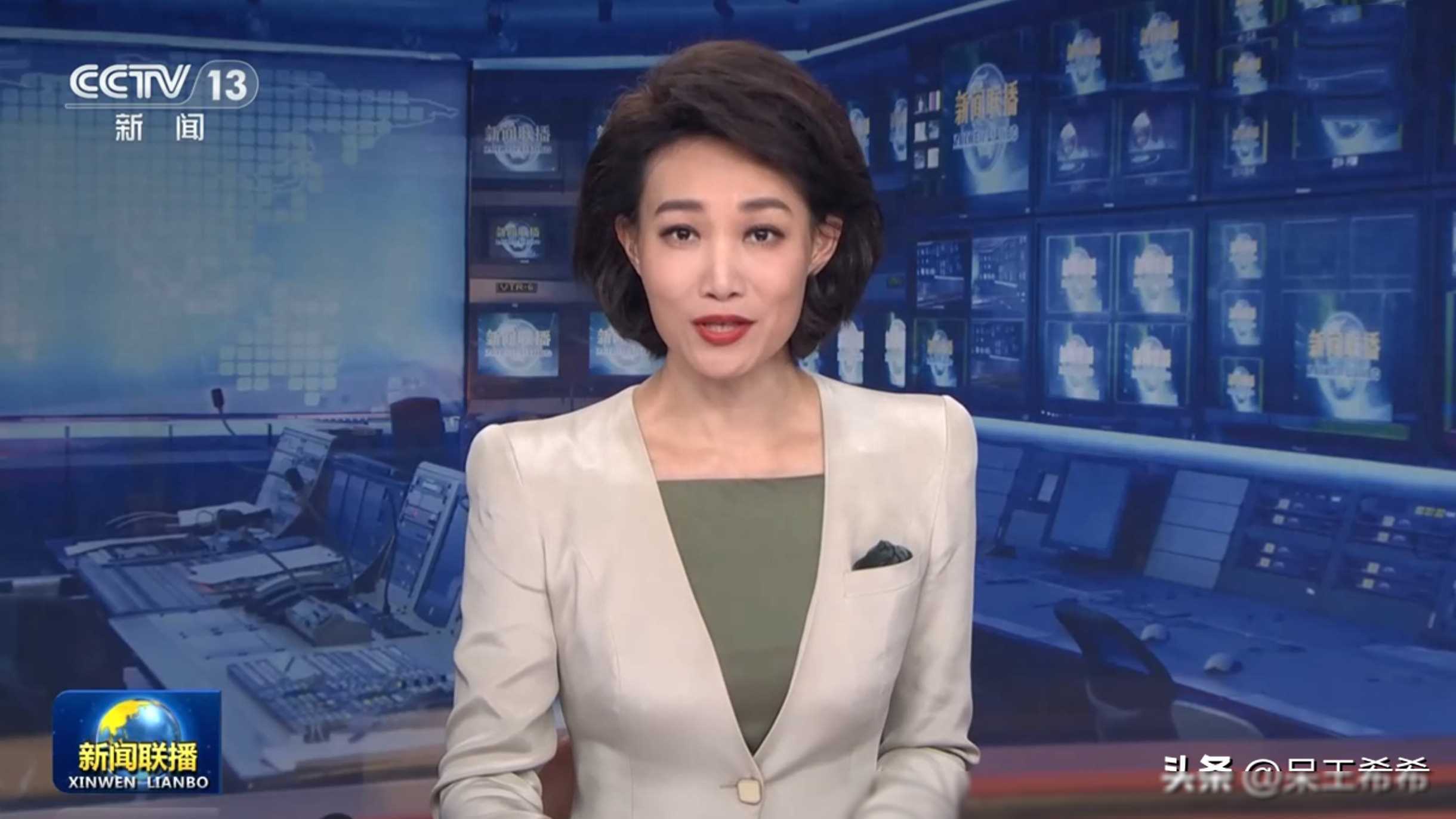 作为《新闻联播》中的一名重要主播,李梓萌的魅力不容小觑