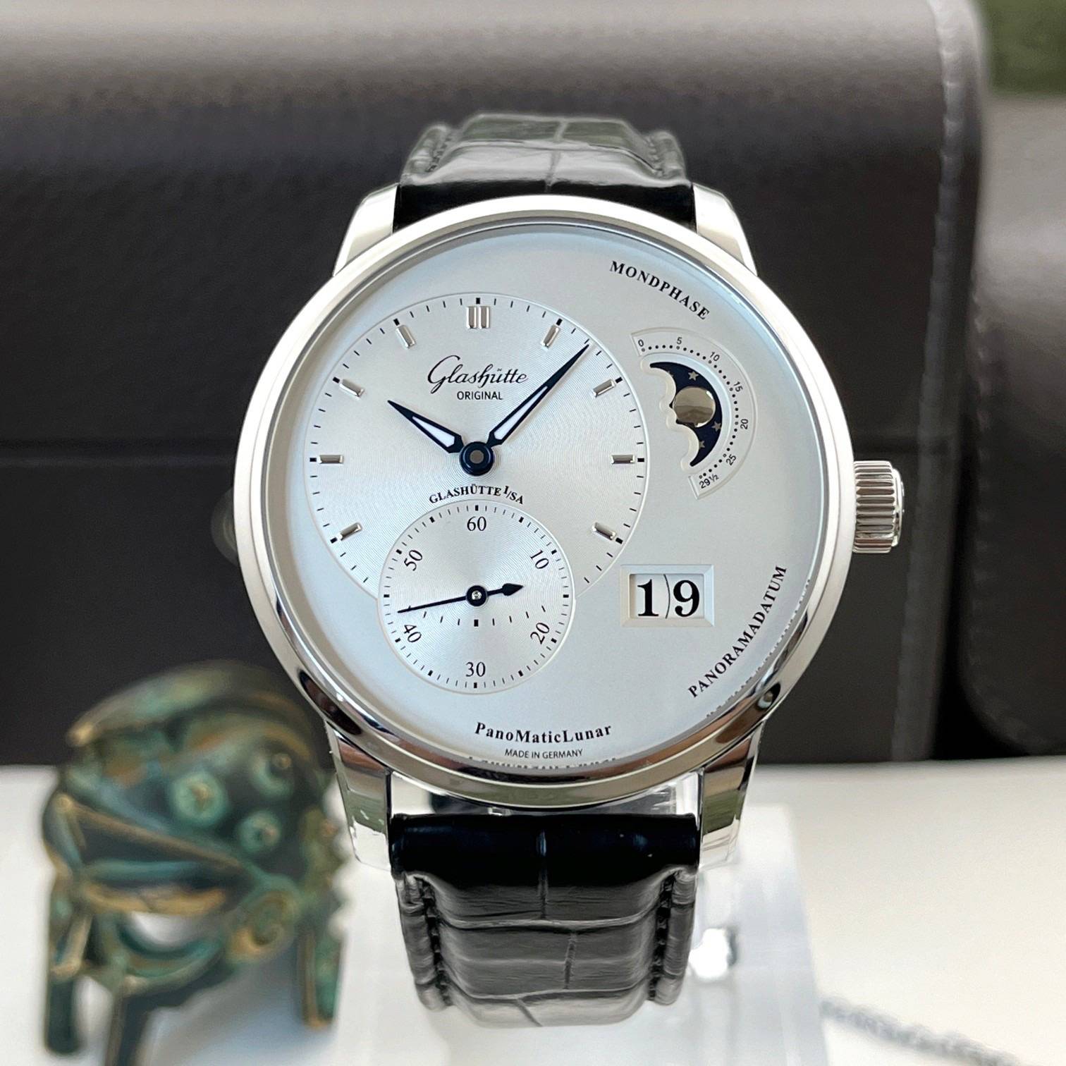 21年格拉苏蒂白盘偏心月相