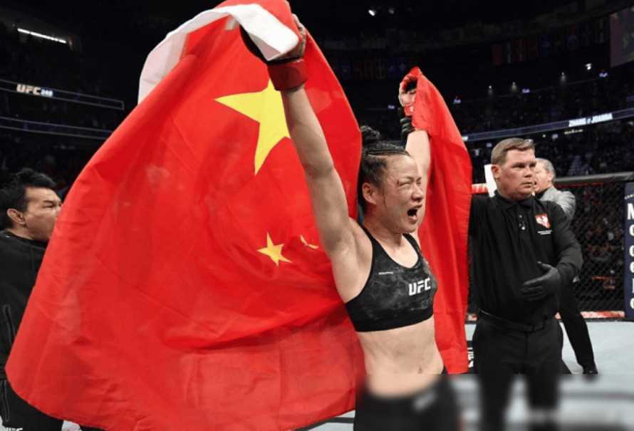 中国女子闫晓楠遭对手锁晕仍不拍地:比赛精彩,实力抗争