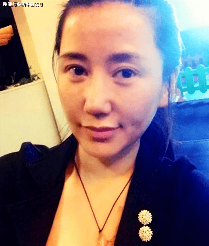 不过很快,訾晓敏就发现这段关系的另一面——张铁林