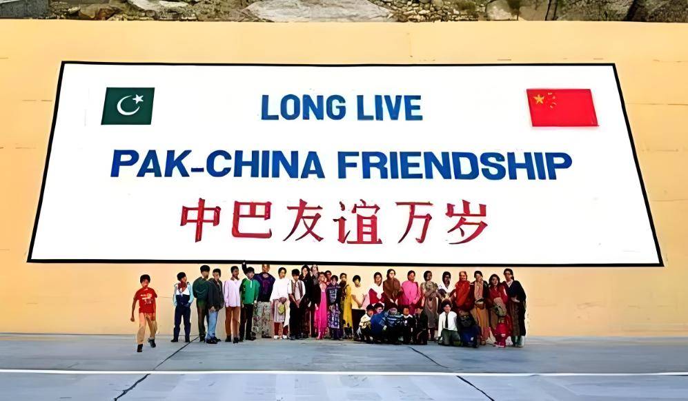 到巴基斯坦旅游时,伸手这个动作不要乱做,或将带回个老婆