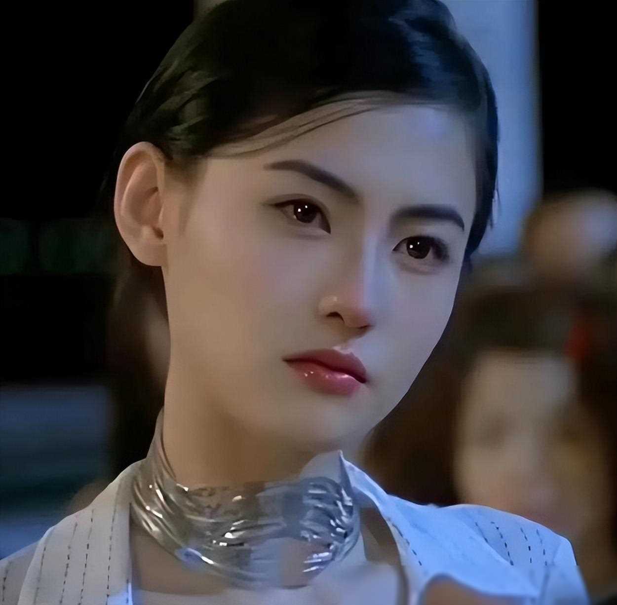 冻龄女神张柏芝:微胖界的独特魅力,岁月沉淀依旧风情万种