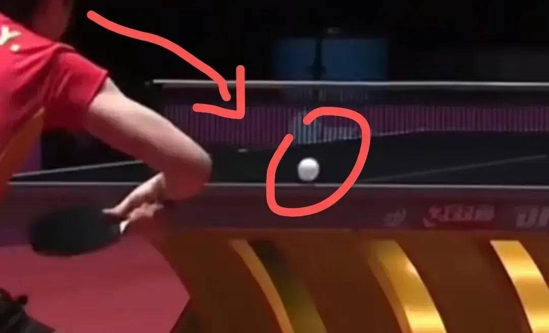 反转!8倍慢放还原擦边球,被骂的孙颖莎,和沉默的王曼昱都很冤