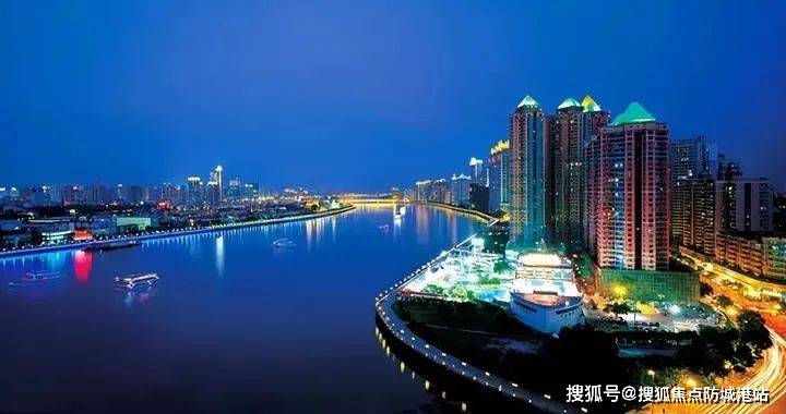 北望二沙岛,东湖公园,白云山,西望海印桥及海印桥公园,东面直望小蛮腰