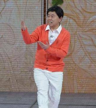 那就是《过河》,也因为这个小品作品潘长江一下子名气就起来了!