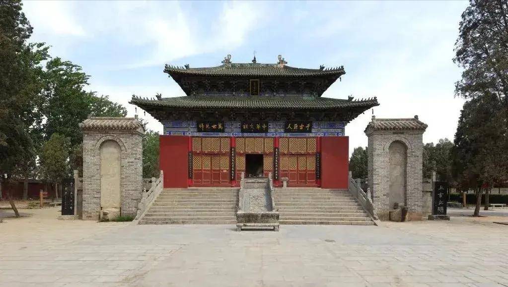 全国有多处纪念仓颉的遗迹,有仓颉陵,仓颉庙,造字台等.