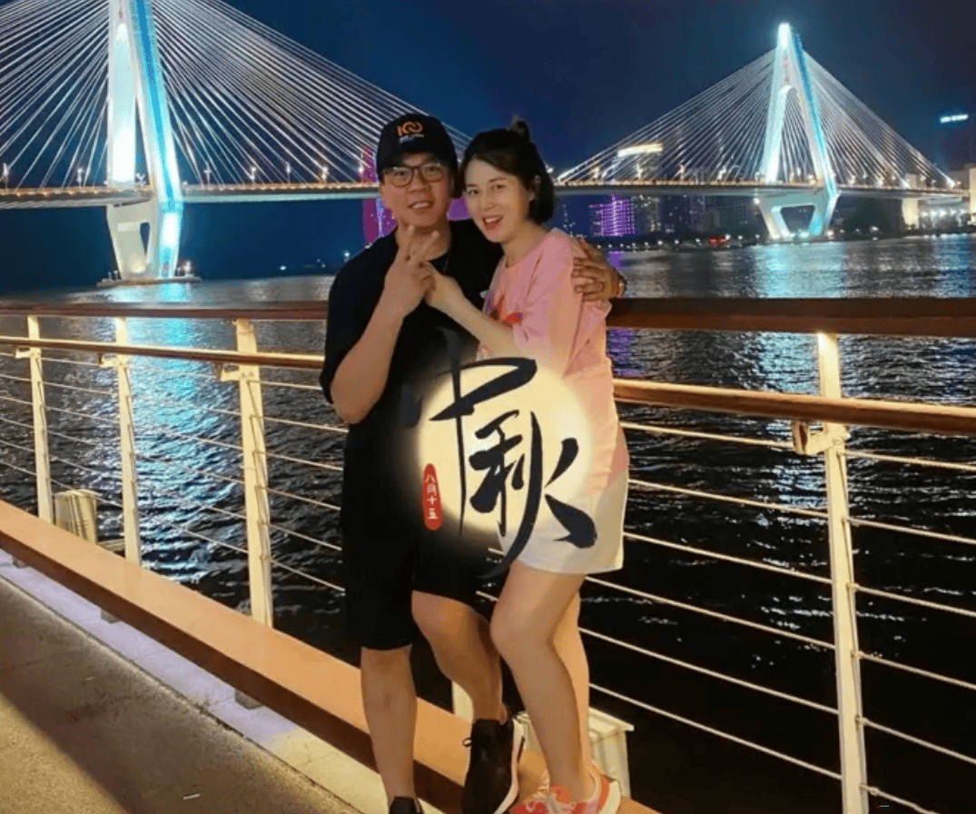 黄子扬老婆图片