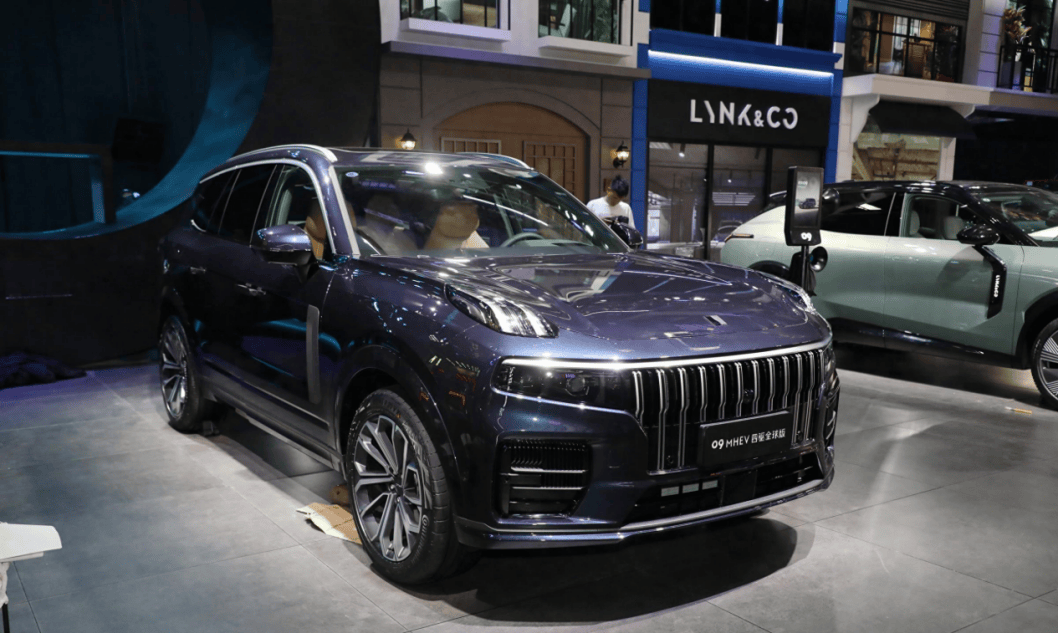 高端越野怎么玩?领克09 mhev四驱全球版上市,限时售价23.58万