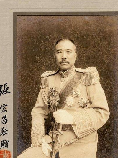 张宗昌戏称杨度是"羊肚参赞",杨度怒道:"你这个狗肉将军!