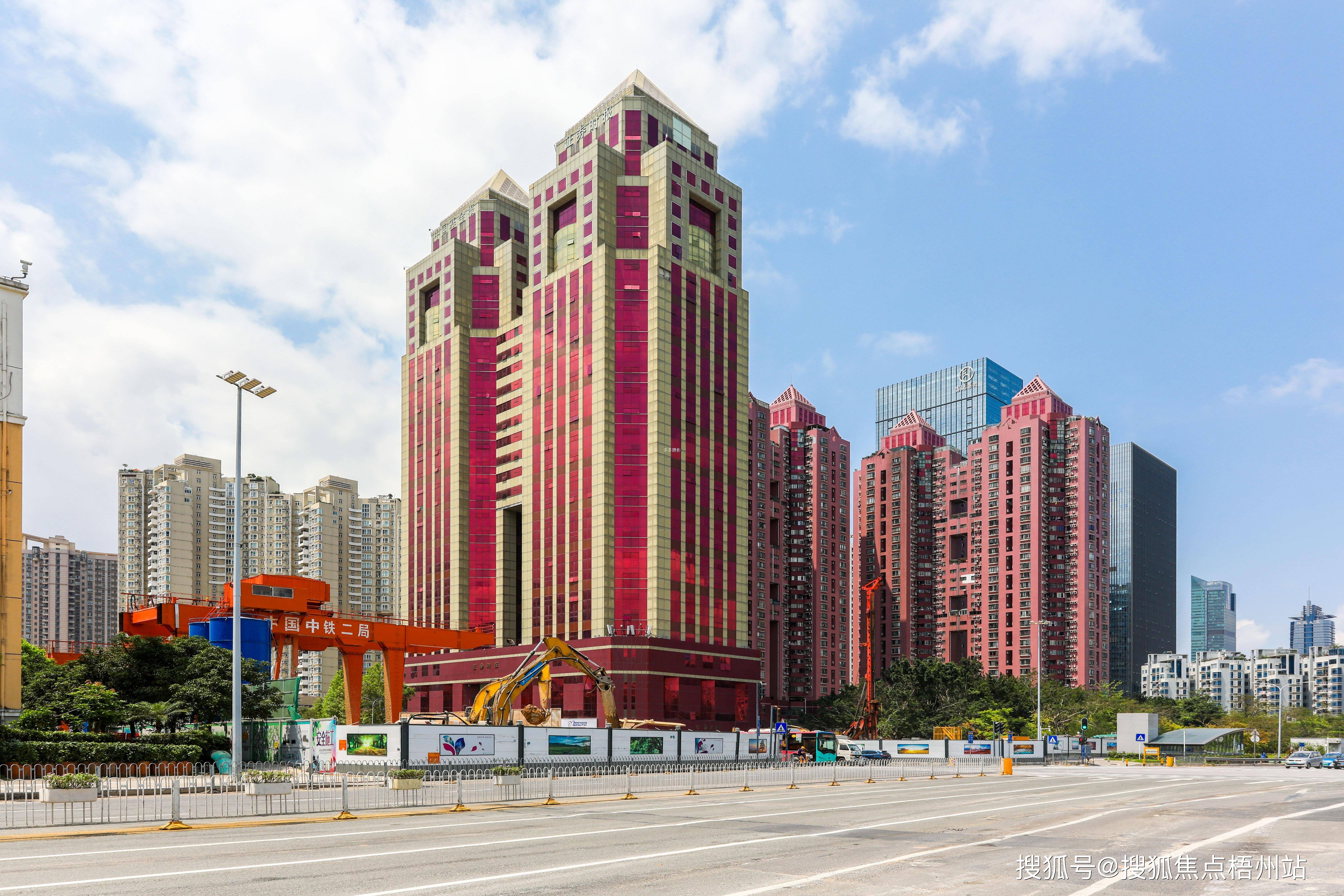 深圳伸什么物业(深圳物业服务热线)