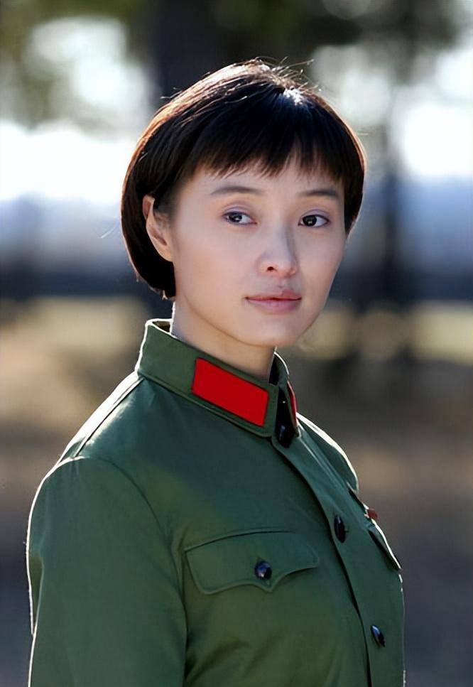 之后先后出演了诸多优秀的电视剧作品,比如《请你原谅我》,《大院子女