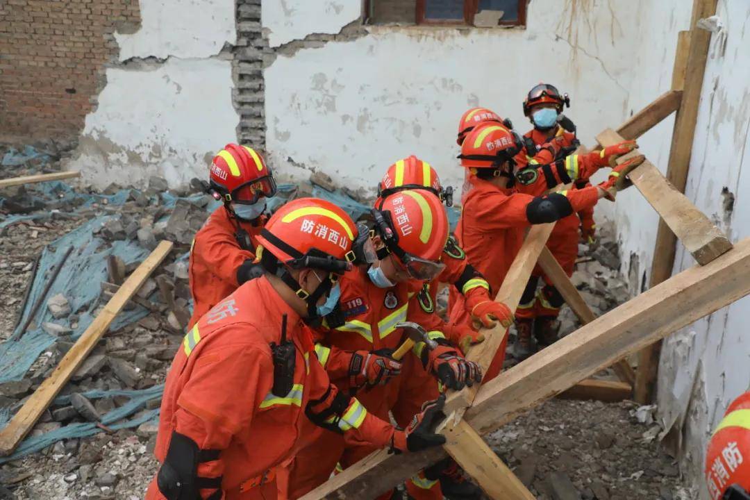 挺进"震中"!看临汾消防实战练兵