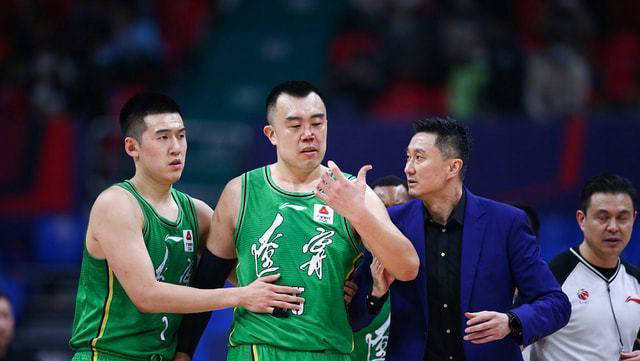 杨鸣高情商回应杜锋,辽粤大战激烈升温,期待辽篮挑战广东