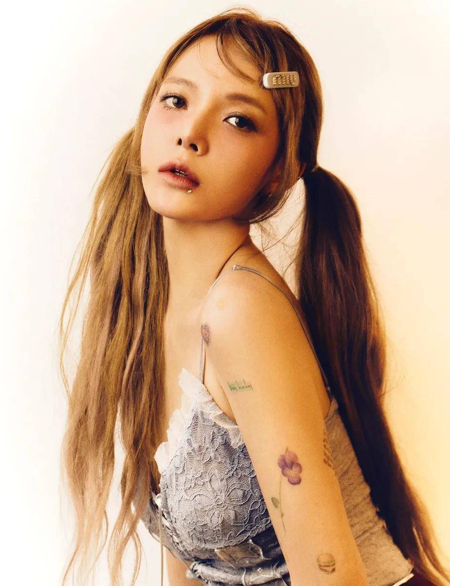 仍有许多韩国网友对泫雅的评价大幅下降,尽管泫雅面临持续的批评,她