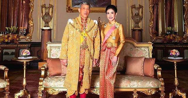  引起 泰国王室并肩而立？用户评价:泰国版传记！真正的牛克陆答应吗？ 