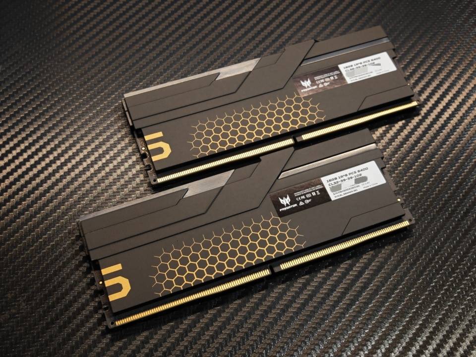 高频内存对于玩游戏究竟有没有提升?宏碁Hermes冰刃6400MHz内存实测分享!