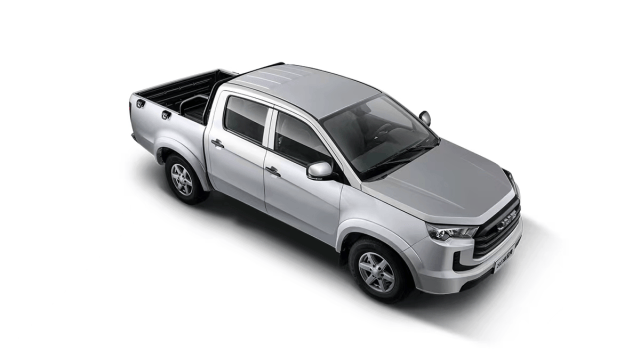 了解了江铃宝典的尺寸数据,长度,宽度,高度分别为5656*1905*1782mm