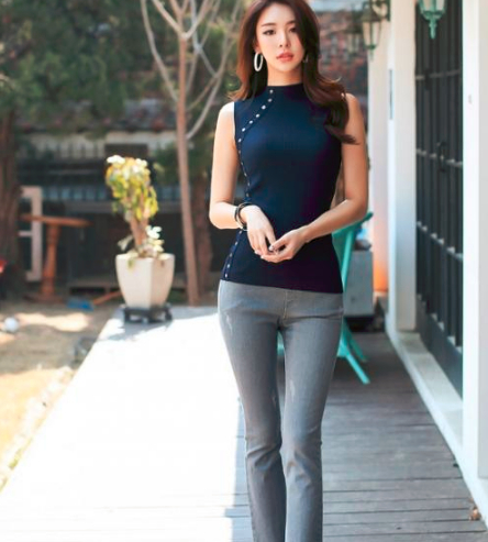 九头身完美比例的少女,不多见了,个个女人味十足_牛仔裤_身材_紧身